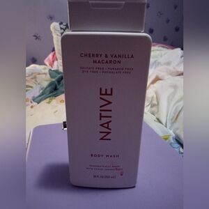 Native Cherry & Vanilla Macaron Body Wash - White and Red